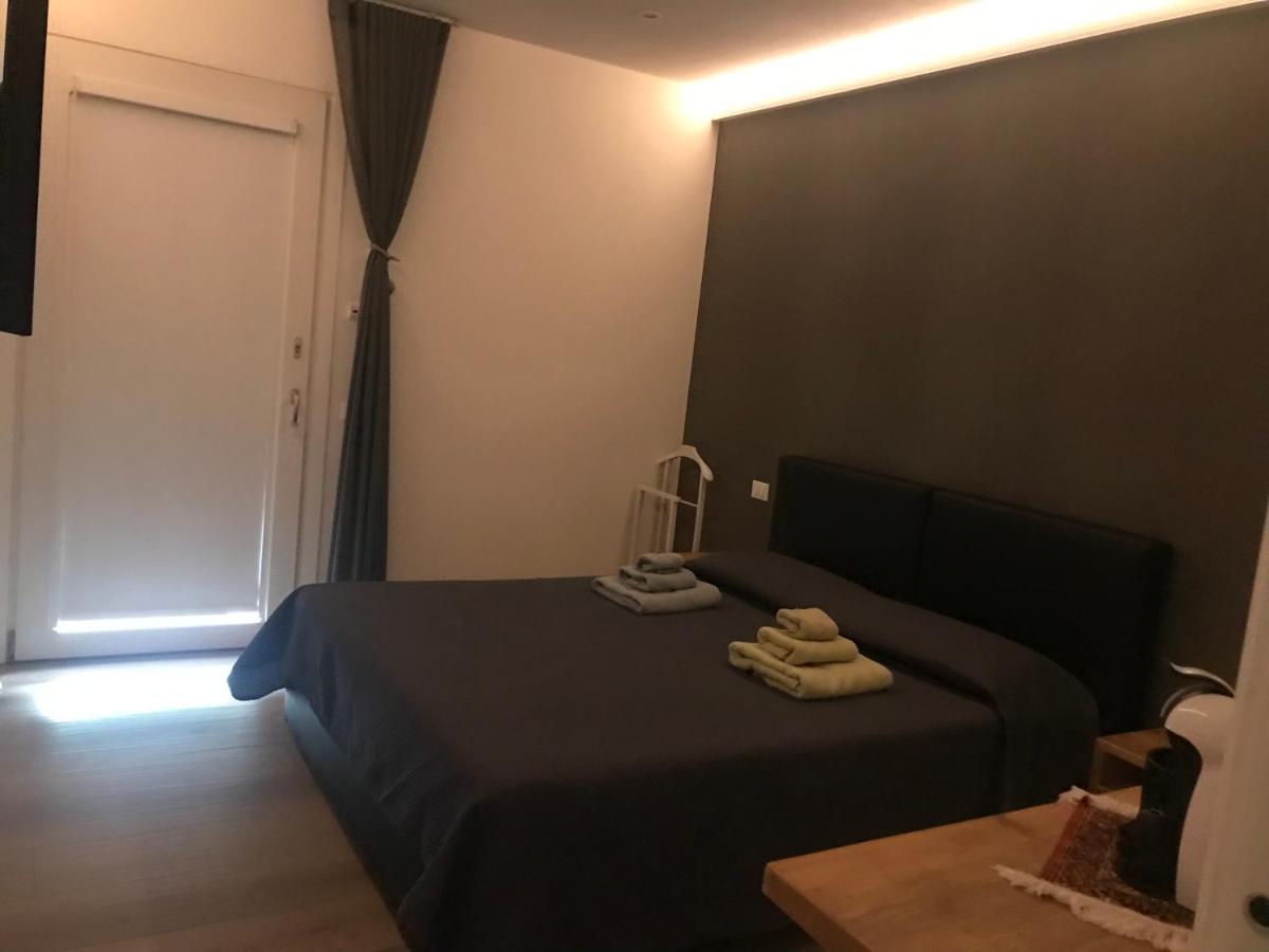 Dimora Aurora Hotel Pastrengo Buitenkant foto